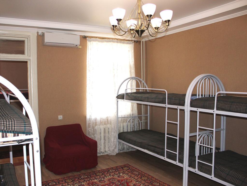 Almaty Central Hostel Esterno foto