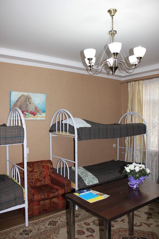 Almaty Central Hostel Esterno foto