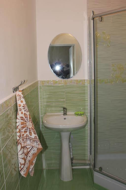 Almaty Central Hostel Esterno foto